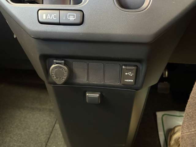 トヨタ ルーミー １．０ Ｘ R7年 (近畿) 99