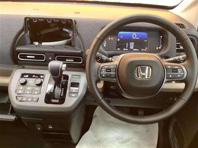 ホンダ フリード　ハイブリッド １．５ Ｅ：ＨＥＶ エアー ＥＸ R7年 (近畿) 99