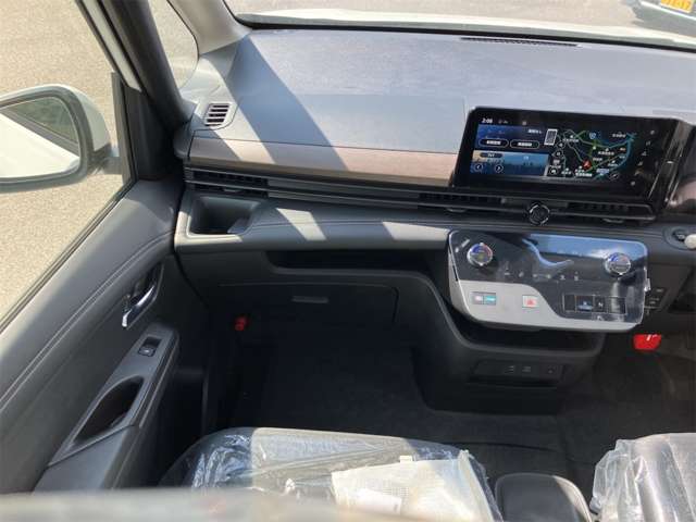 日産 セレナ １．４ Ｅ－ＰＯＷＥＲ ハイウェイスターＶ R8年 (東海) 99