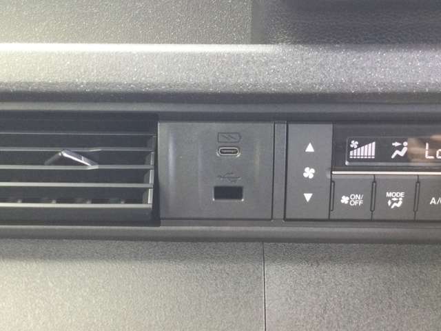 ホンダ Ｎ　ＢＯＸ カスタム ６６０ R8年 (近畿) 99