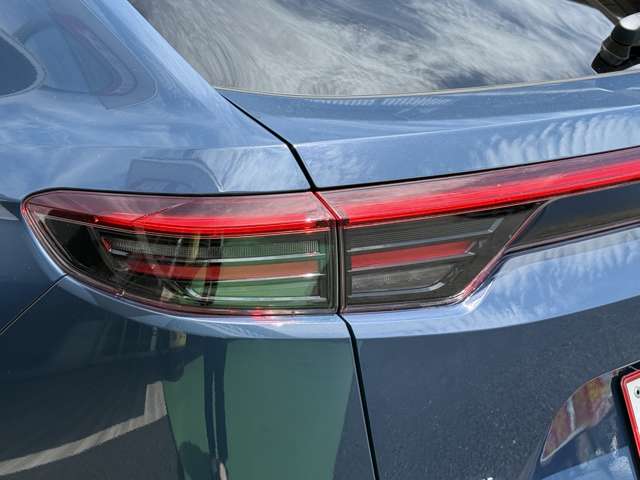ホンダ ヴェゼル １．５ Ｅ：ＨＥＶ Ｚ プレイパッケージ R8年 (九州・沖縄) 99