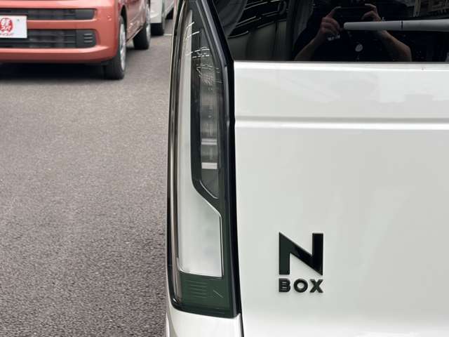 ホンダ Ｎ　ＢＯＸ カスタム ６６０ ブラック スタイル R8年 (九州・沖縄) 99