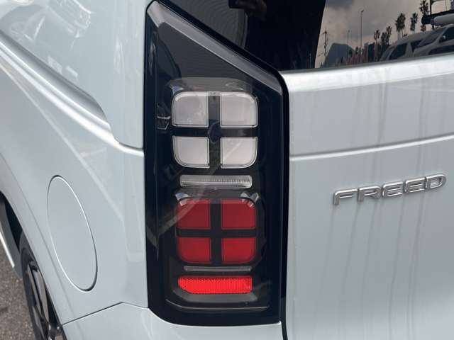 ホンダ フリード　ハイブリッド １．５ Ｅ：ＨＥＶ エアー ＥＸ R8年 (九州・沖縄) 99