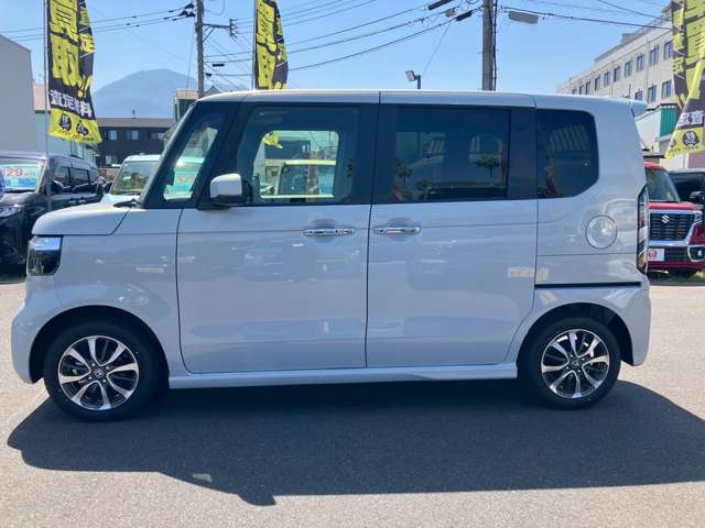 ホンダ Ｎ　ＢＯＸ カスタム ６６０ R8年 (九州・沖縄) 99