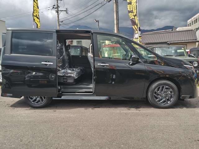 日産 セレナ １．４ Ｅ－ＰＯＷＥＲ ハイウェイスターＶ R8年 (九州・沖縄) 99