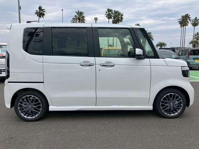 ホンダ Ｎ　ＢＯＸ カスタム ６６０ ターボ R8年 (九州・沖縄) 99
