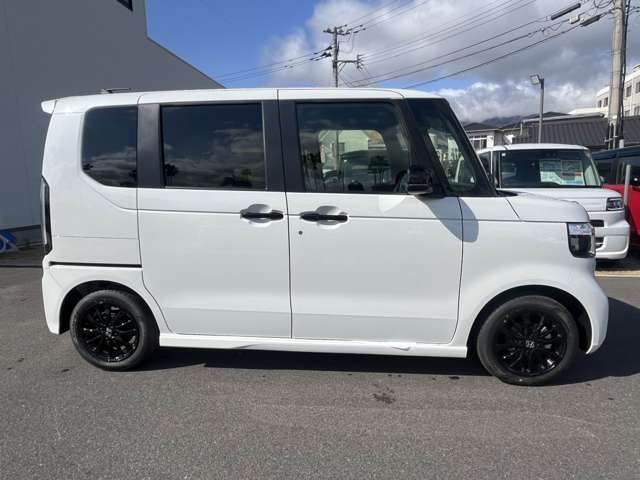 ホンダ Ｎ　ＢＯＸ カスタム ６６０ ブラック スタイル R8年 (九州・沖縄) 99
