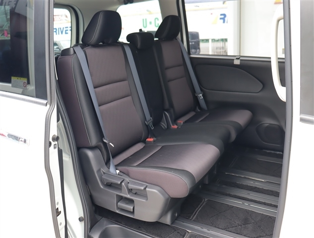 日産 セレナ ２．０ ハイウェイスター Ｖセレクション H29年 (関東) 99