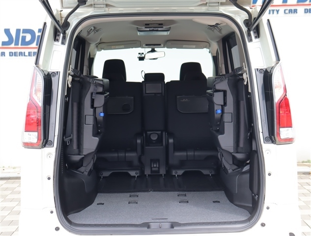 日産 セレナ ２．０ ハイウェイスター Ｖセレクション H29年 (関東) 99