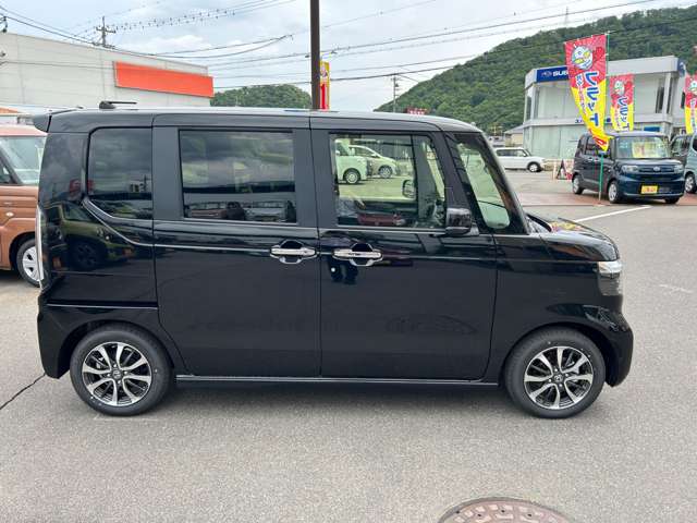 ホンダ Ｎ　ＢＯＸ カスタム ６６０ R8年 () 99