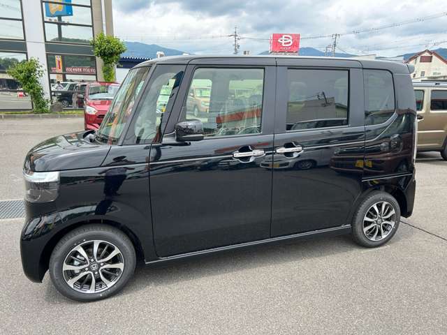 ホンダ Ｎ　ＢＯＸ カスタム ６６０ R8年 () 99