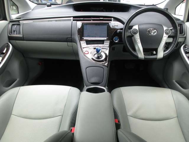 トヨタ プリウスＰＨＶ １．８ Ｇ レザーパッケージ H27年 (関東) 99