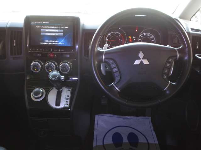 三菱 デリカ　Ｄ：５ ２．２ ローデスト ロイヤルツーリング ディーゼルターボ ４ＷＤ H28年 (関東) 99