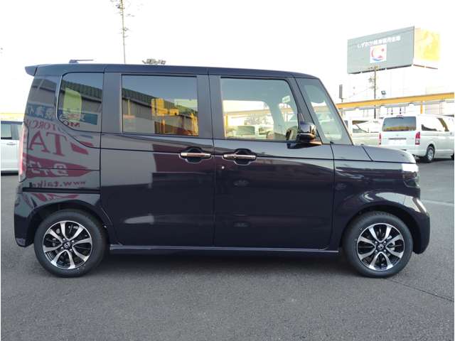 ホンダ Ｎ　ＢＯＸ カスタム ６６０ コーディネートスタイル ２トーン R7年 (東海) 99