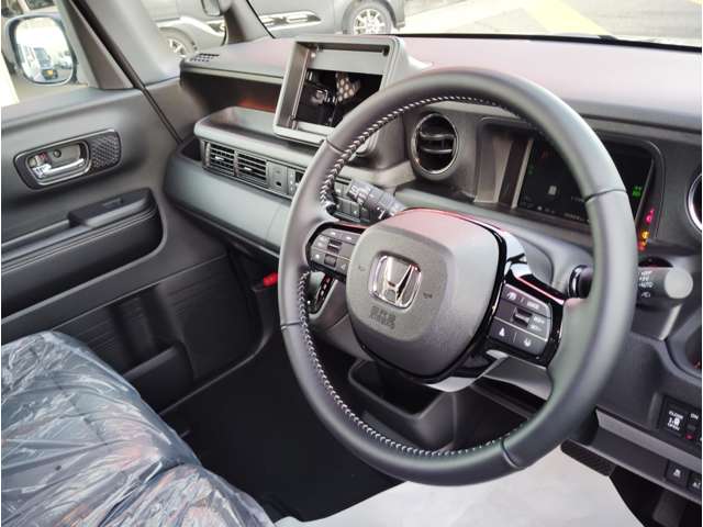 ホンダ Ｎ　ＢＯＸ カスタム ６６０ コーディネートスタイル ２トーン R7年 (東海) 99