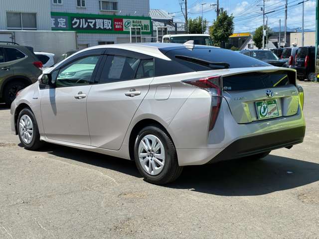 トヨタ プリウス １．８ Ｓ Ｅ－ＦＯＵＲ ４ＷＤ H28年 (北海道) 99