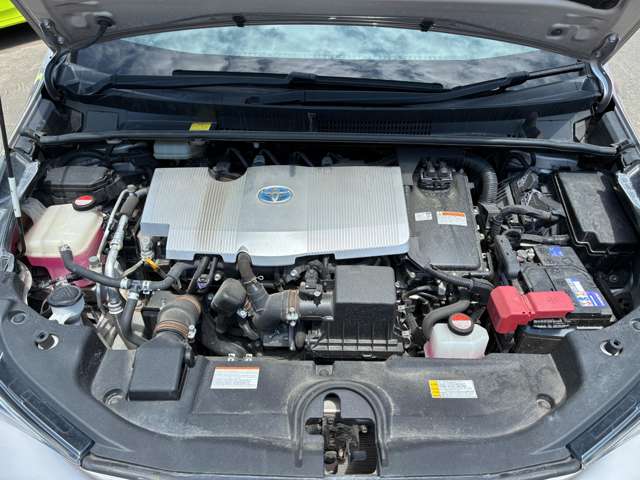 トヨタ プリウス １．８ Ｓ Ｅ－ＦＯＵＲ ４ＷＤ H28年 (北海道) 99