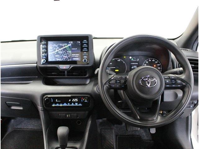 トヨタ ヤリス １．５ ハイブリッド Ｘ Ｅ－ＦＯＵＲ ４ＷＤ R6年 (北海道) 99