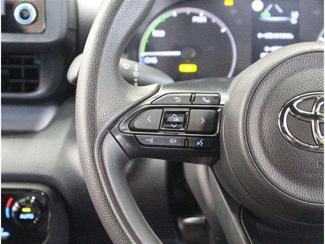 トヨタ ヤリス １．５ ハイブリッド Ｘ Ｅ－ＦＯＵＲ ４ＷＤ R6年 (北海道) 99