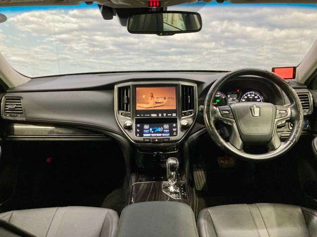 トヨタ クラウン　ハイブリッド ハイブリッド ２．５ Ｓ ＦＯＵＲ ４ＷＤ H29年 (北海道) 99