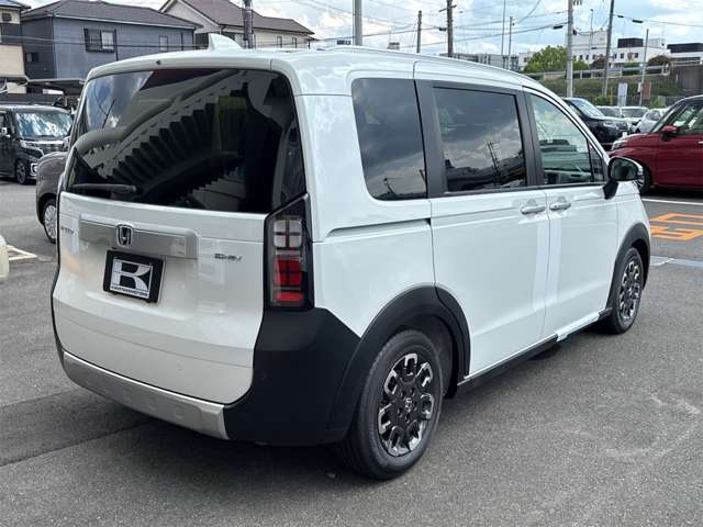ホンダ フリード　ハイブリッド １．５ Ｅ：ＨＥＶ クロスター R8年 () 99