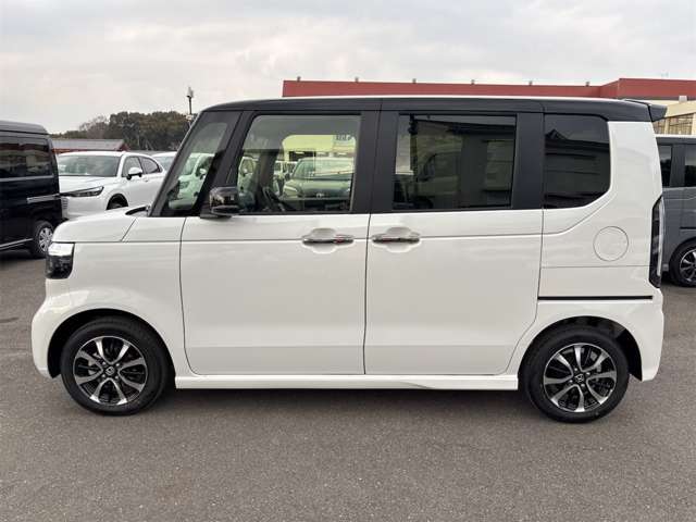 ホンダ Ｎ　ＢＯＸ カスタム ６６０ コーディネートスタイル ２トーン R8年 (近畿) 99