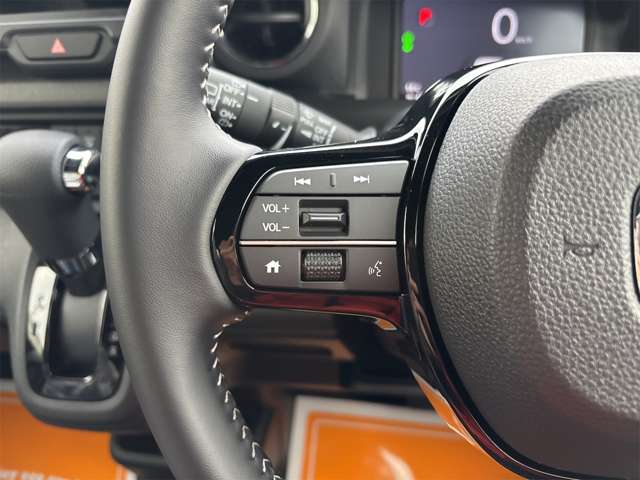 ホンダ Ｎ　ＢＯＸ カスタム ６６０ コーディネートスタイル ２トーン R7年 (近畿) 99