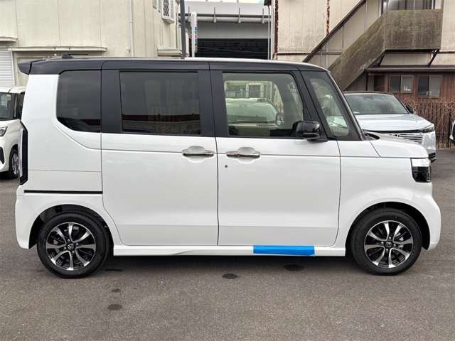ホンダ Ｎ　ＢＯＸ カスタム ６６０ コーディネートスタイル ２トーン R7年 (近畿) 99