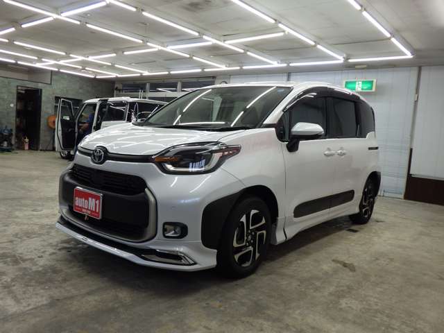 トヨタ シエンタ　ハイブリッド ハイブリッド １．５ Ｚ Ｅ－ＦＯＵＲ ４ＷＤ R8年 () 99