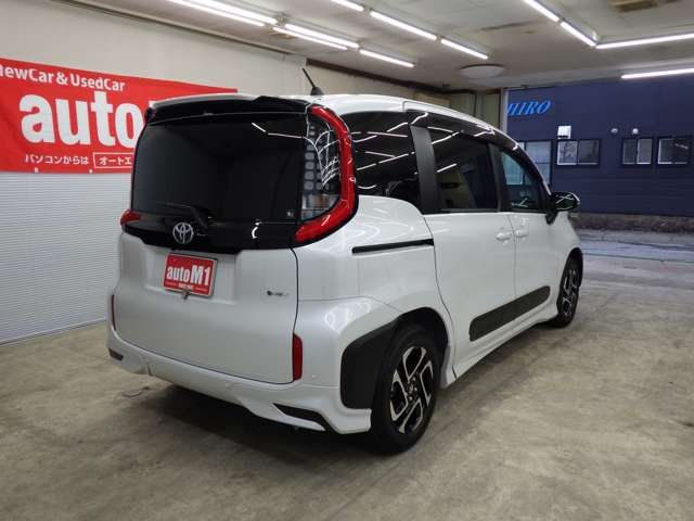 トヨタ シエンタ　ハイブリッド ハイブリッド １．５ Ｚ Ｅ－ＦＯＵＲ ４ＷＤ R8年 () 99