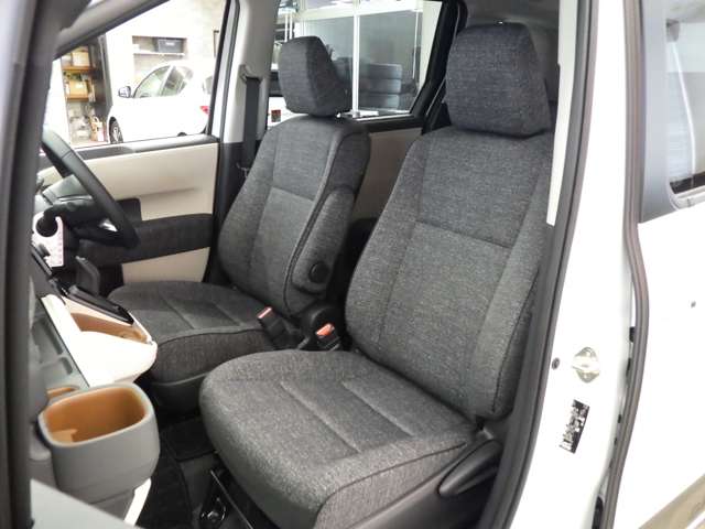トヨタ シエンタ　ハイブリッド ハイブリッド １．５ Ｚ Ｅ－ＦＯＵＲ ４ＷＤ R7年 (東北) 99