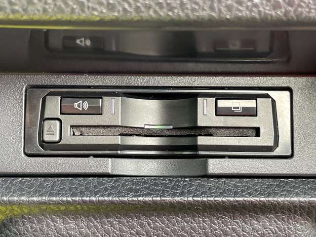 トヨタ ヴォクシー １．８ ハイブリッド ＺＳ 煌ＩＩ R1年 (近畿) 99