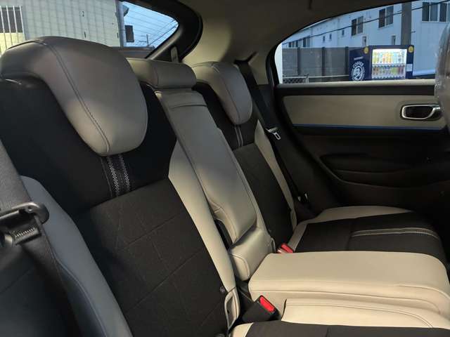 ホンダ ヴェゼル １．５ Ｅ：ＨＥＶ Ｚ プレイパッケージ R8年 (近畿) 99