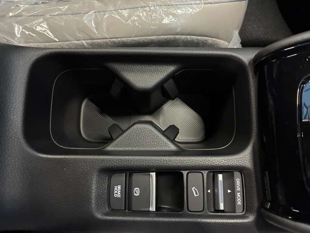 ホンダ ヴェゼル １．５ Ｅ：ＨＥＶ Ｚ プレイパッケージ R8年 (近畿) 99