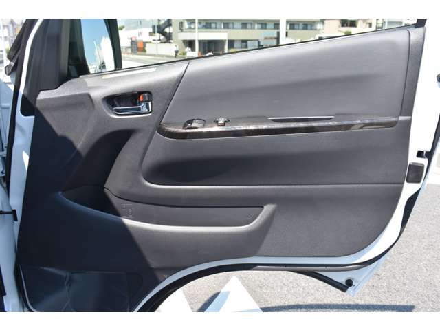 トヨタ ハイエースバン ２．８ スーパーＧＬ ダークプライムＩＩ ロングボディ ディーゼルターボ R8年 (近畿) 99