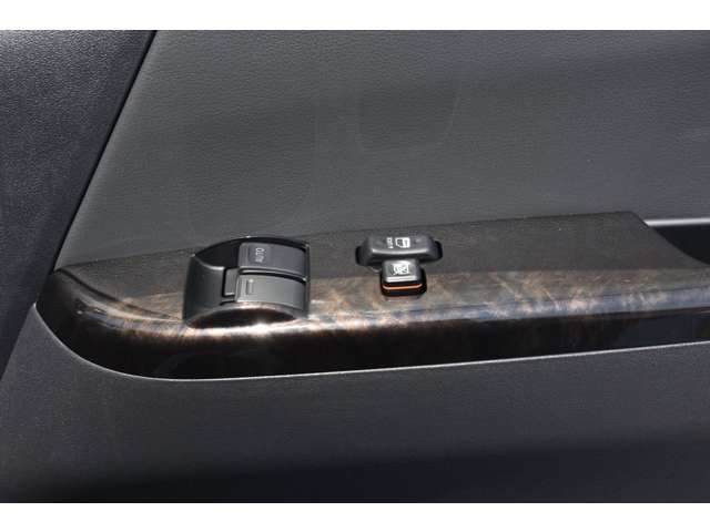 トヨタ ハイエースバン ２．８ スーパーＧＬ ダークプライムＩＩ ロングボディ ディーゼルターボ R8年 (近畿) 99