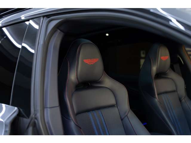 アストンマーティン ＤＢＸ ７０７ ４ＷＤ R8年 (近畿) 99