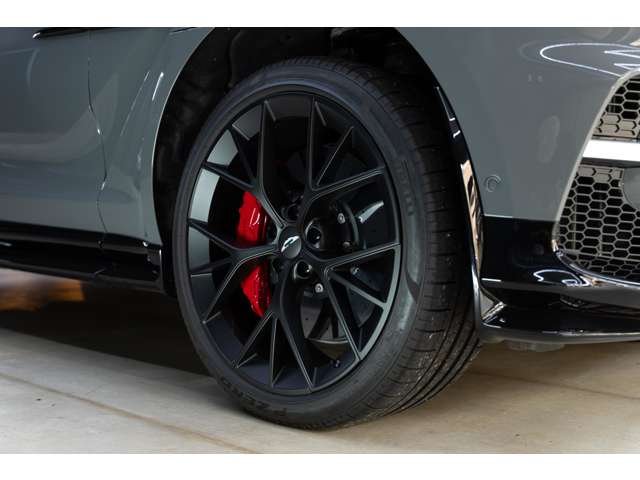 アストンマーティン ＤＢＸ ７０７ ４ＷＤ R8年 (近畿) 99