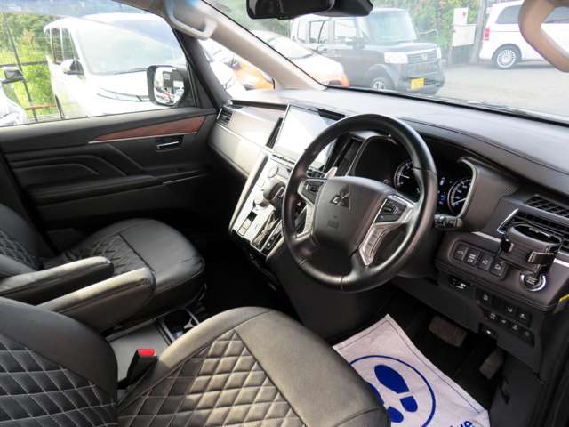 三菱 デリカ　Ｄ：５ ２．２ Ｐ ディーゼルターボ ４ＷＤ R5年 (近畿) 99
