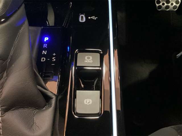トヨタ カローラクロス ２．０ ＧＲスポーツ Ｅ－ＦＯＵＲ ４ＷＤ R8年 (近畿) 99
