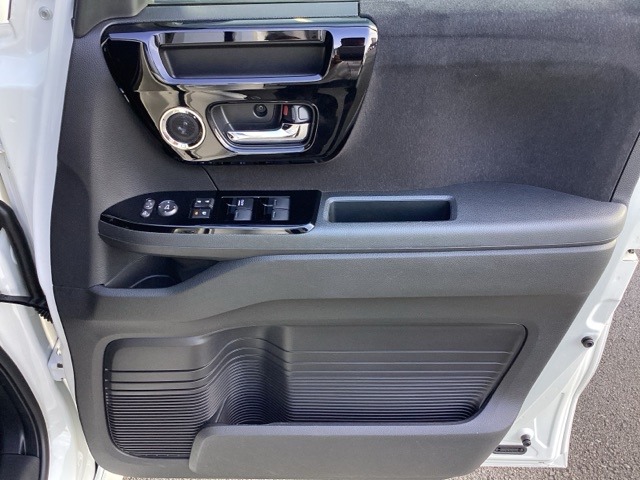 ホンダ Ｎ　ＢＯＸ カスタム ６６０ Ｌ R3年 (近畿) 99