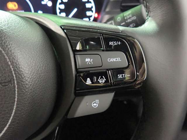 ホンダ ヴェゼル １．５ Ｅ：ＨＥＶ Ｚ R8年 (近畿) 99