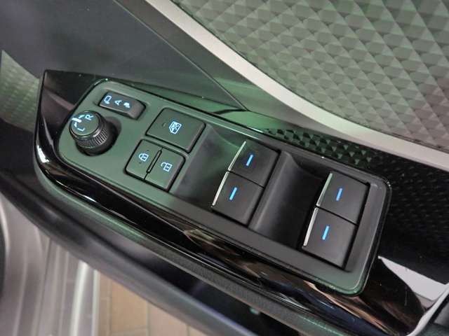 トヨタ Ｃ−ＨＲ ハイブリッド １．８ Ｇ R2年 (近畿) 99