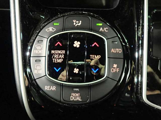 トヨタ ヴォクシー ２．０ ＺＳ 煌ＩＩＩ R3年 (近畿) 99