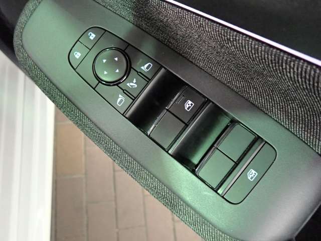 日産 ノートオーラ １．２ Ｇ R4年 (近畿) 99