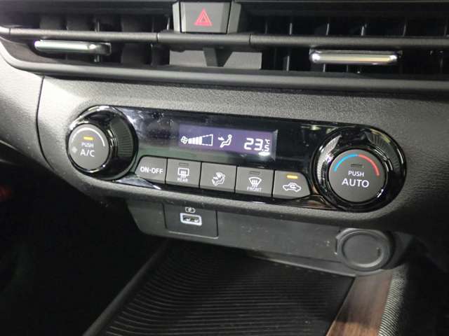日産 ノートオーラ １．２ Ｇ R4年 (近畿) 99