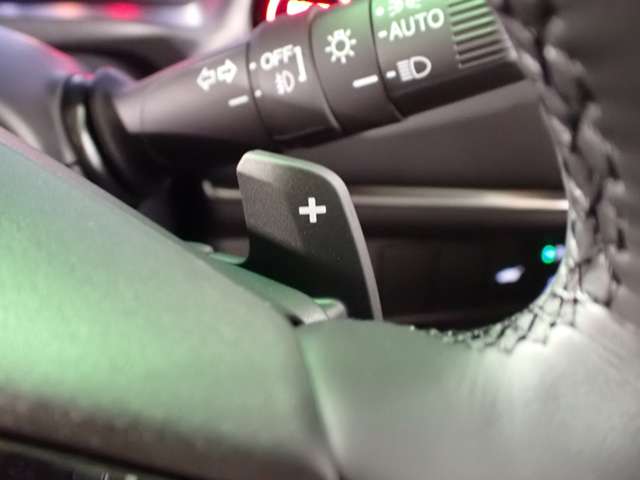 ホンダ ヴェゼル １．５ Ｅ：ＨＥＶ Ｚ R8年 (近畿) 99