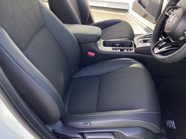 ホンダ ヴェゼル １．５ Ｅ：ＨＥＶ Ｚ ４ＷＤ R7年 (近畿) 99