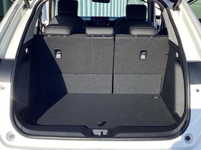 ホンダ ヴェゼル １．５ Ｅ：ＨＥＶ Ｚ ４ＷＤ R7年 (近畿) 99