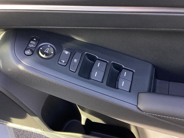 ホンダ ヴェゼル １．５ Ｅ：ＨＥＶ Ｚ ４ＷＤ R7年 (近畿) 99